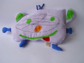 Kissen nach einer Zeichnung von Kinderhand 